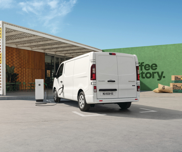 02-Nieuwe-Renault-Trafic-E-Tech-electric-maakt-aanbod-elektrische-bedrijfswagens-compleet.jpg