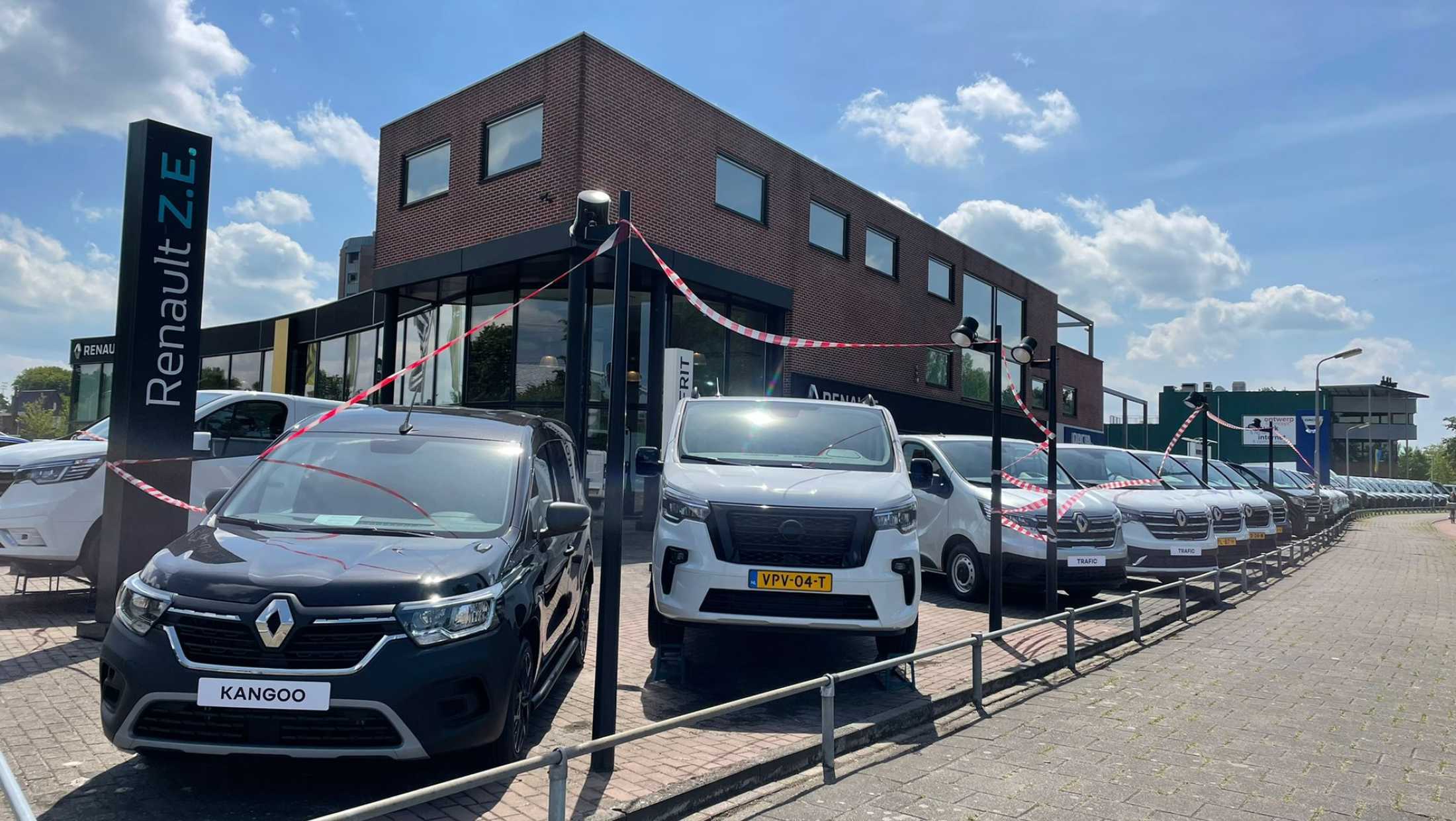 ABD Renault - bedrijfswagenshow - Leeuwarden