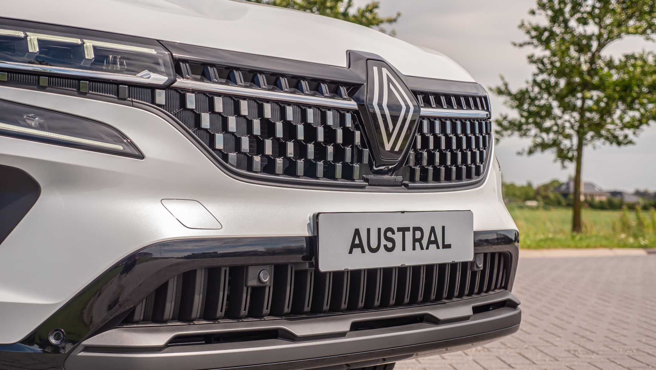 ABD Renault - Austral voorraadactie - Voorbumper esprit Alpine met F1 blade in grijs