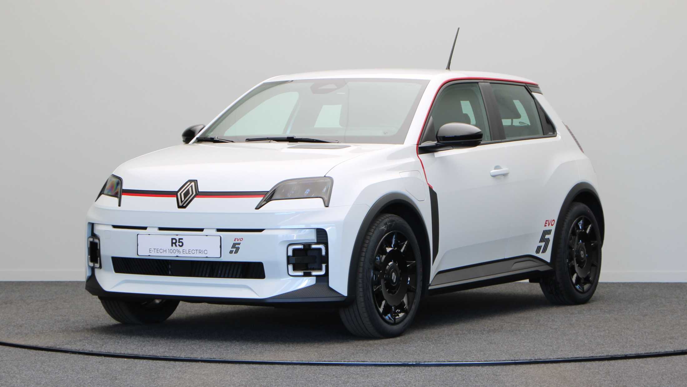 Renault 5 Evo Blanc Nacré - Fotostudio - Front